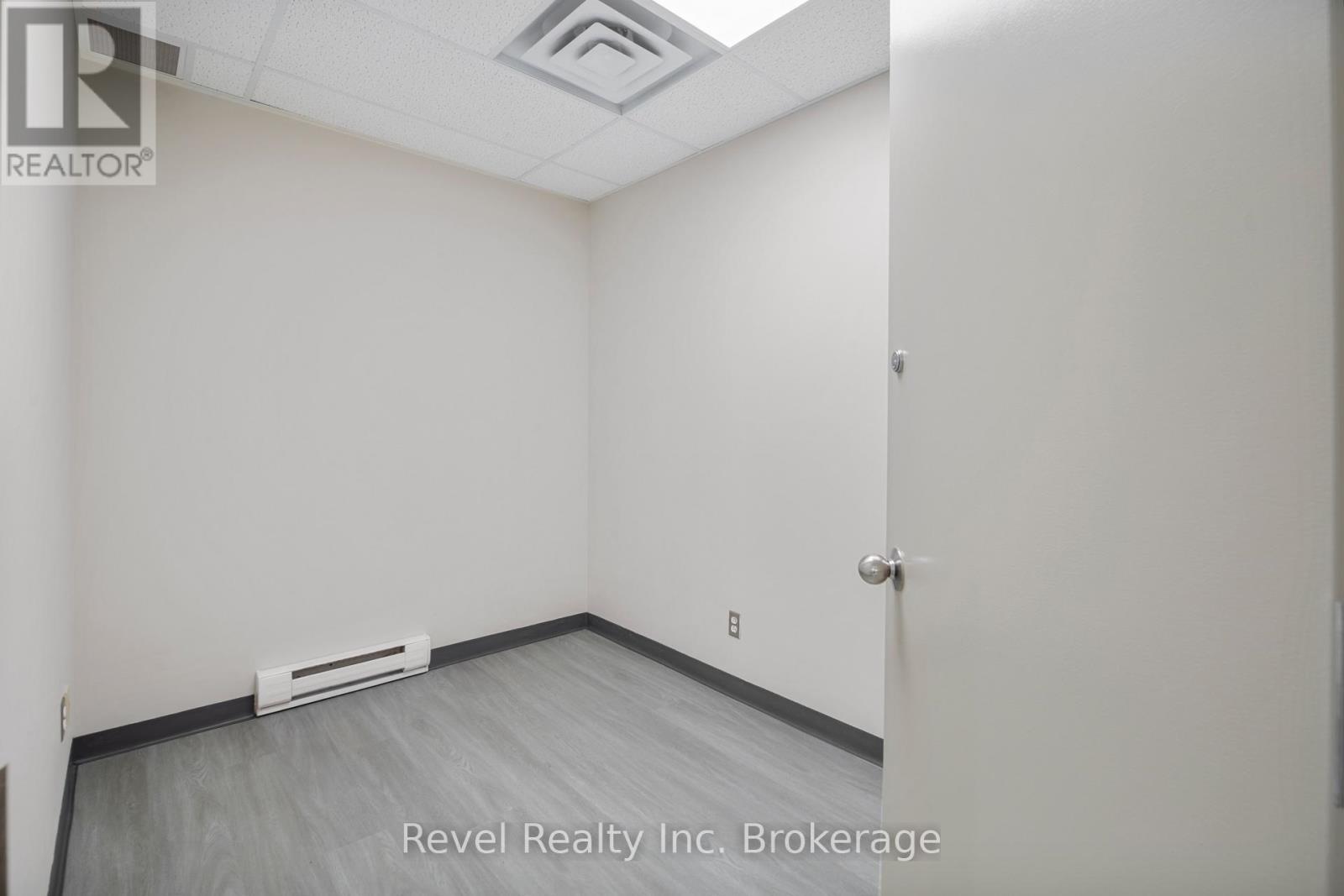 301 - 111 Main Street W, North Bay, Ontario  P1B 2T6 - Photo 16 - X13150582