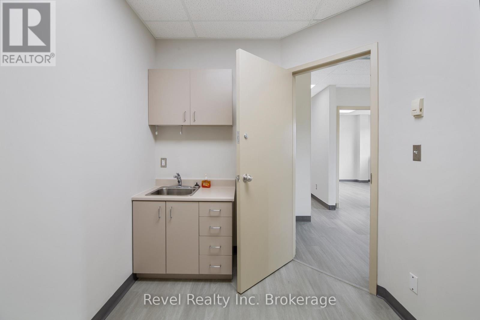 301 - 111 Main Street W, North Bay, Ontario  P1B 2T6 - Photo 17 - X13150582