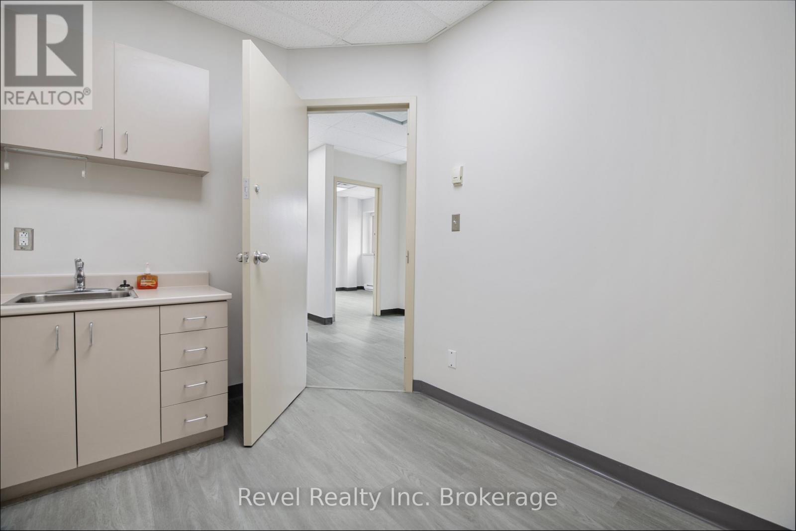 301 - 111 Main Street W, North Bay, Ontario  P1B 2T6 - Photo 18 - X13150582
