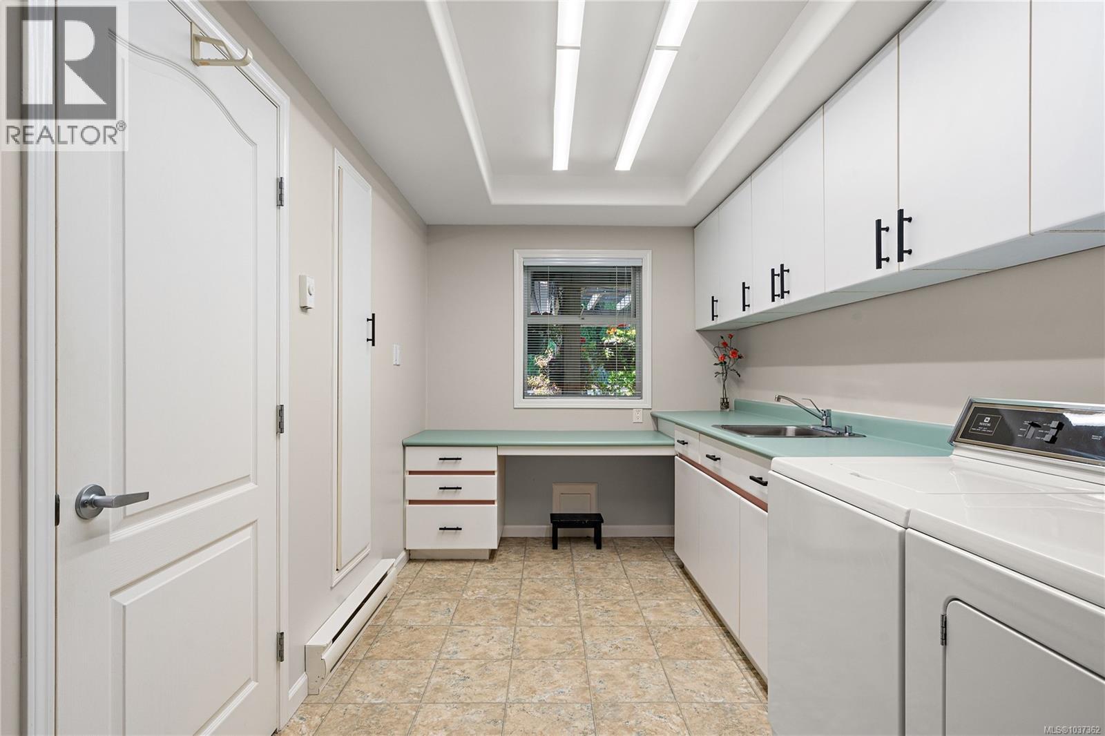 11096 Greenpark Dr, North Saanich, British Columbia  V8L 5N5 - Photo 47 - 1037362