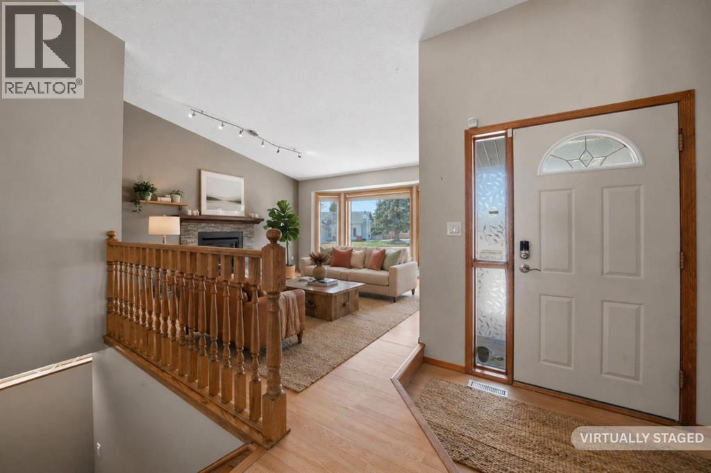 138 Duncan Crescent, Red Deer, Alberta  T4R 2C2 - Photo 3 - A2305786