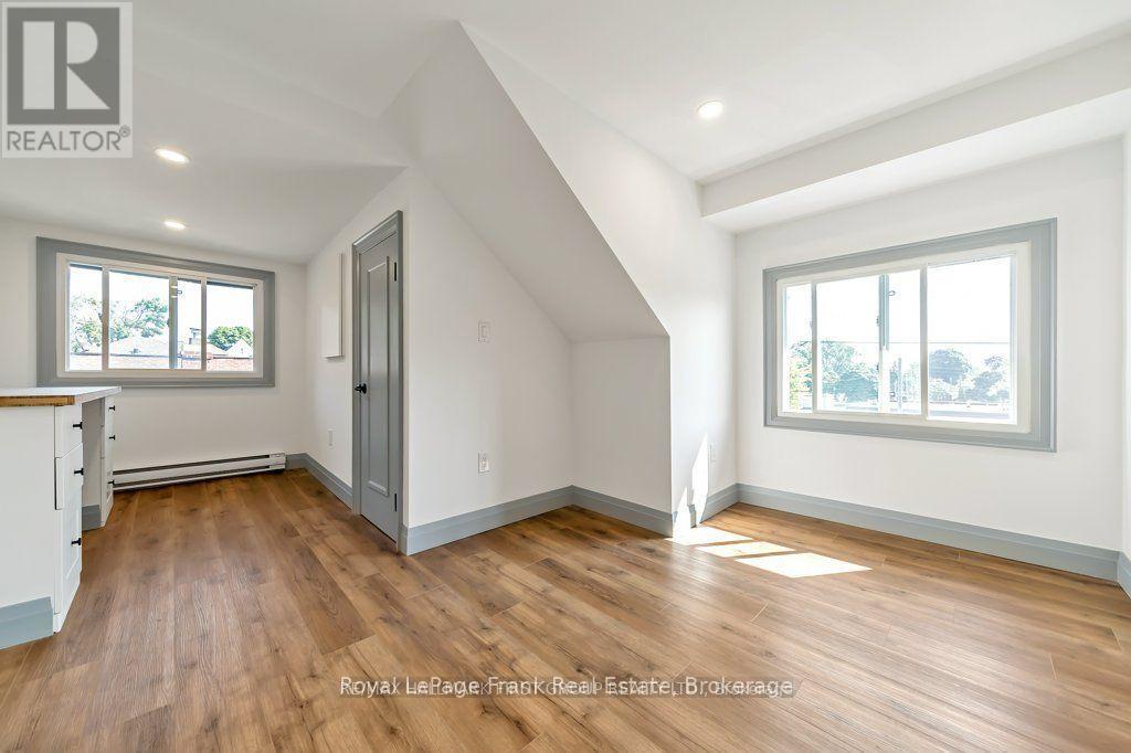 3rd Flr - 622 Simcoe Street N, Oshawa, Ontario  L1G 4V4 - Photo 11 - E13150874