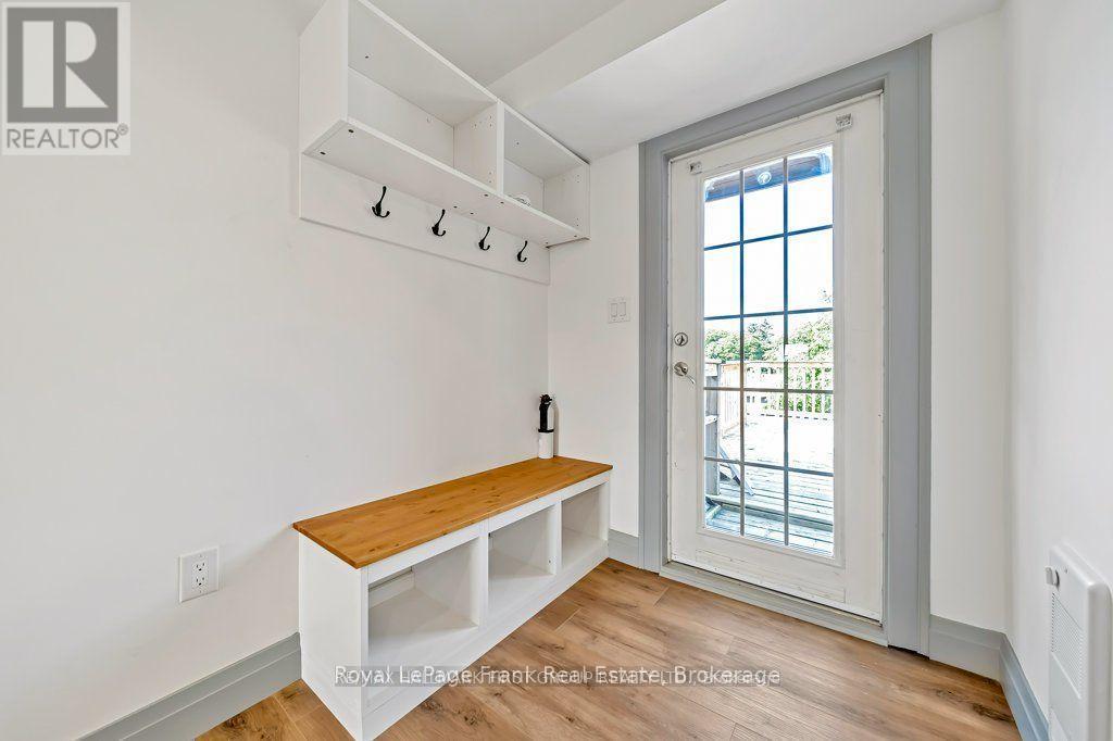 3rd Flr - 622 Simcoe Street N, Oshawa, Ontario  L1G 4V4 - Photo 2 - E13150874