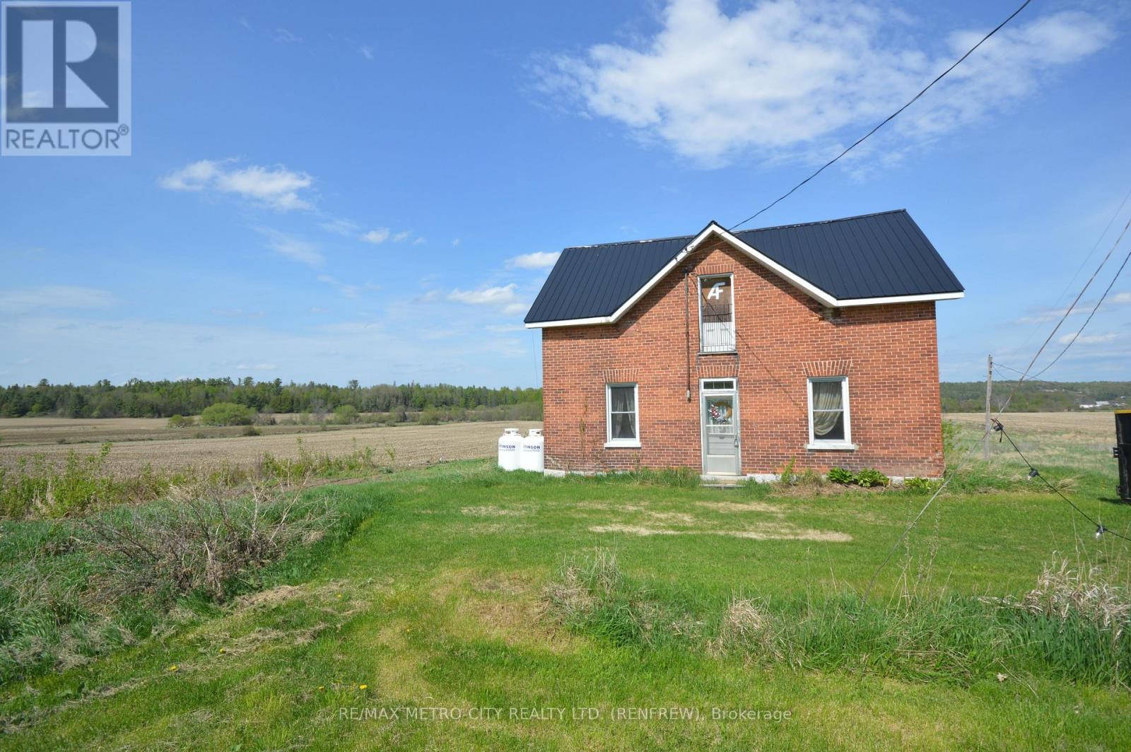20250 Highway 17 Highway, Whitewater Region, Ontario  K0J 1K0 - Photo 1 - X12572326
