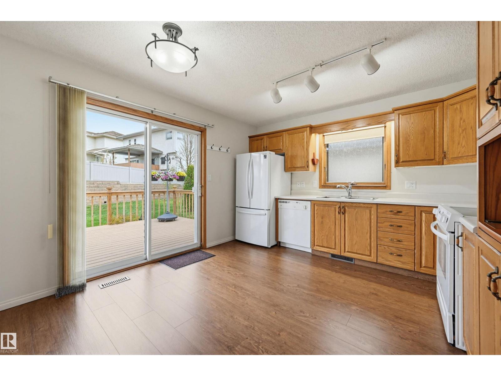 604 Revell Wd Nw, Edmonton, Alberta  T6R 2H9 - Photo 13 - E4488793