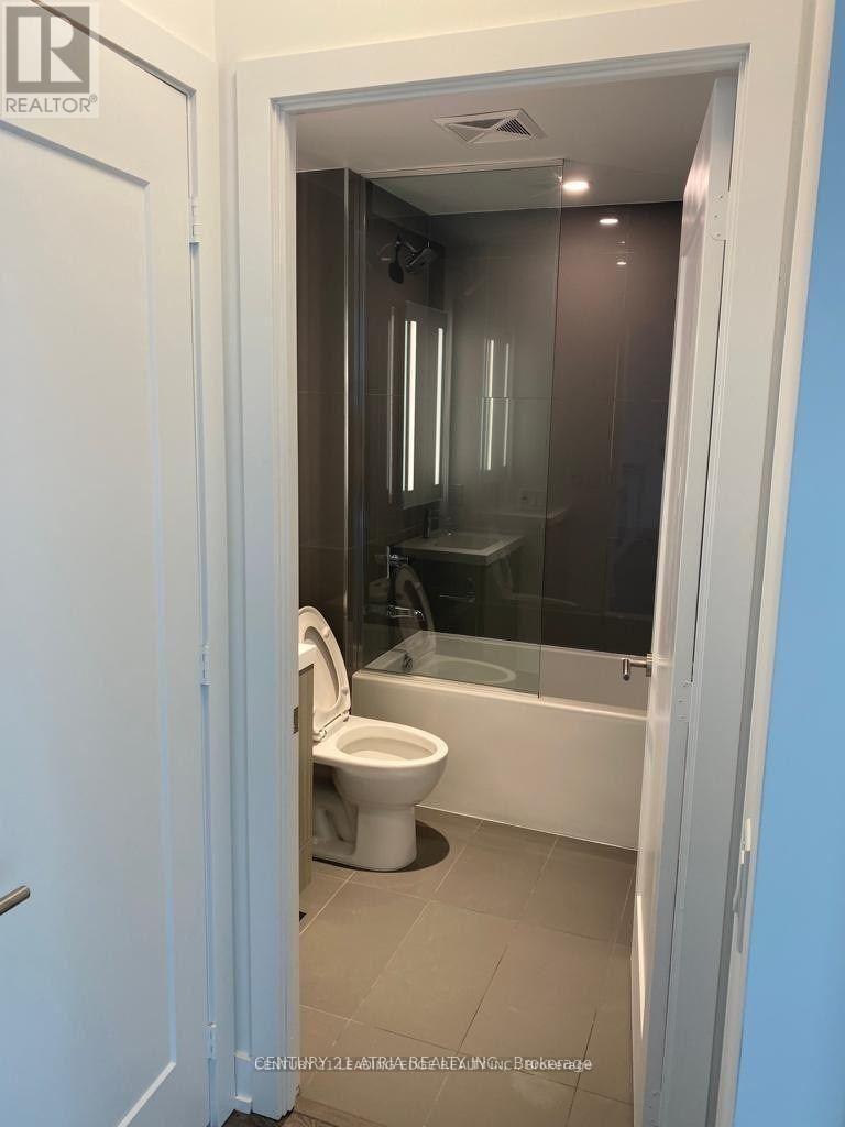 2304 - 575 Bloor Street E, Toronto, Ontario  M4W 0B2 - Photo 14 - C13150704