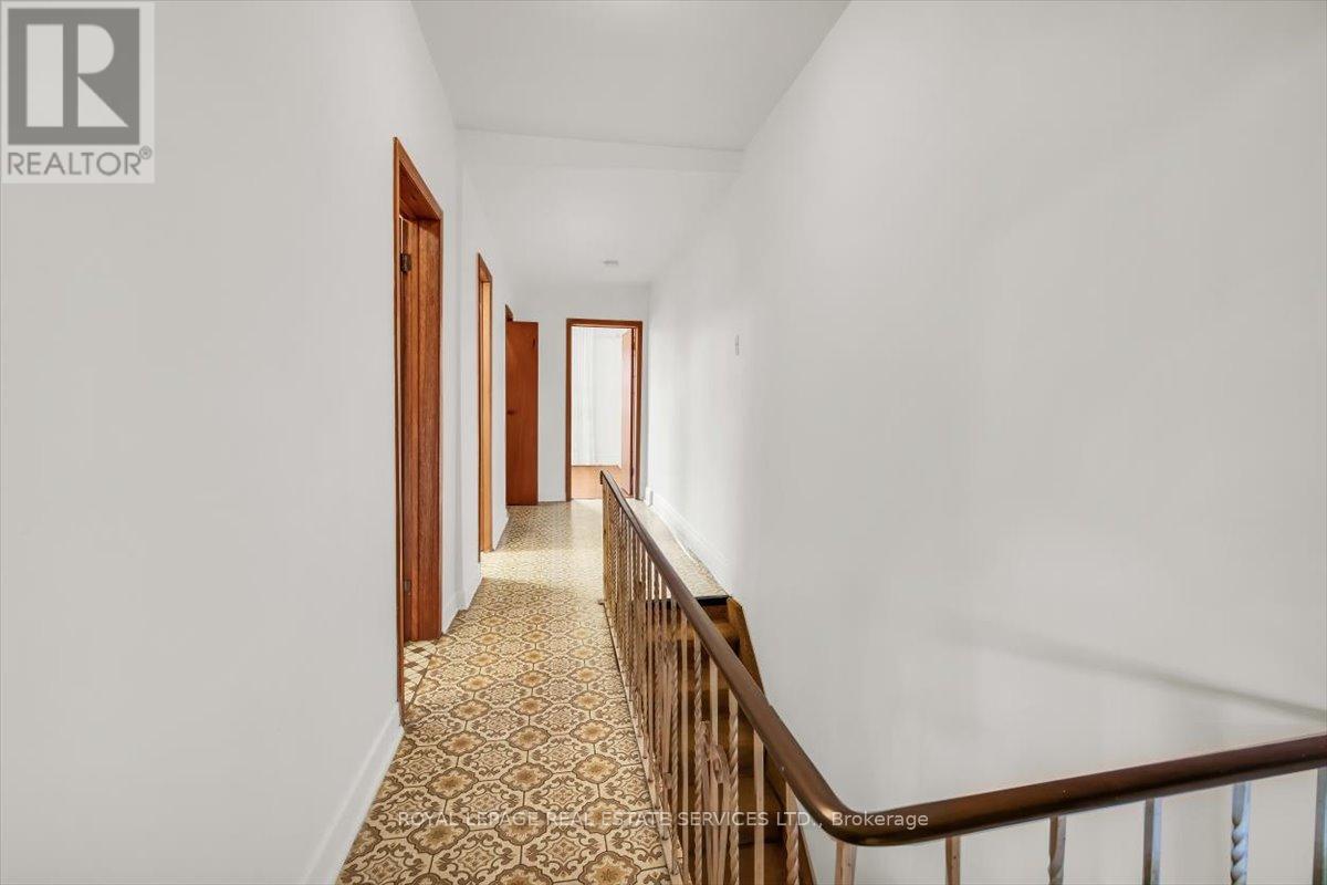 215 Clinton Street, Toronto, Ontario  M6G 2Y4 - Photo 12 - C13150742