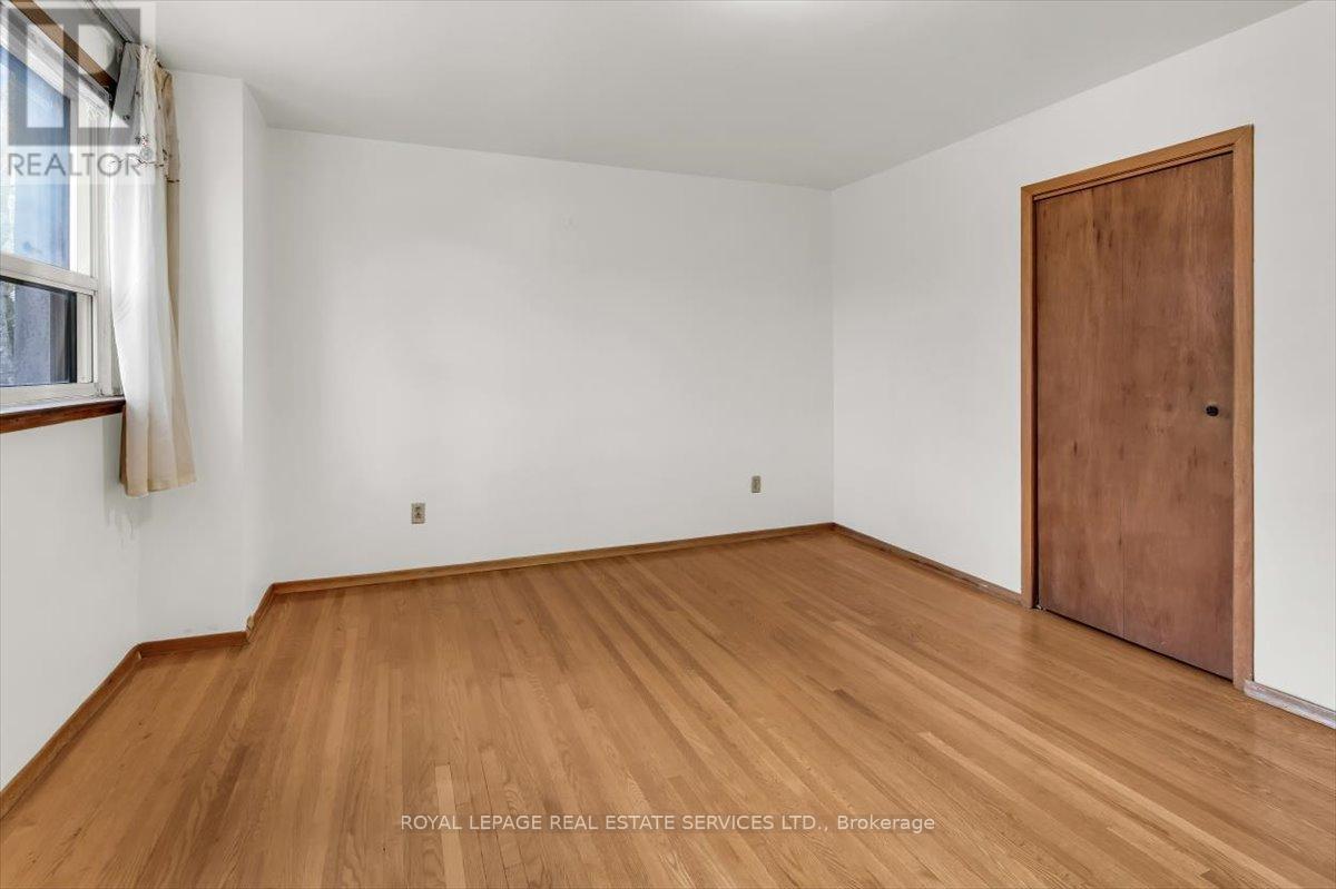 215 Clinton Street, Toronto, Ontario  M6G 2Y4 - Photo 13 - C13150742