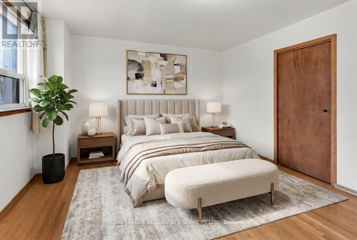 215 Clinton Street, Toronto, Ontario  M6G 2Y4 - Photo 14 - C13150742
