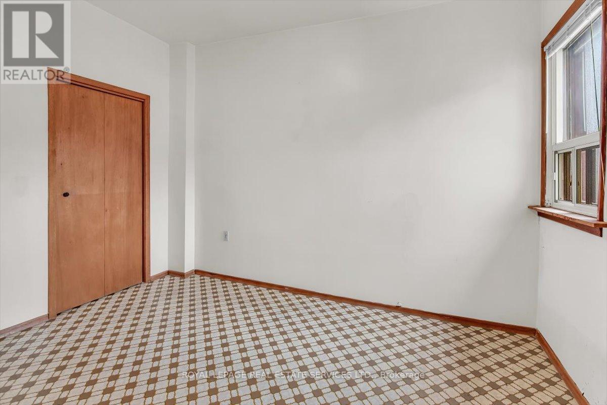 215 Clinton Street, Toronto, Ontario  M6G 2Y4 - Photo 15 - C13150742