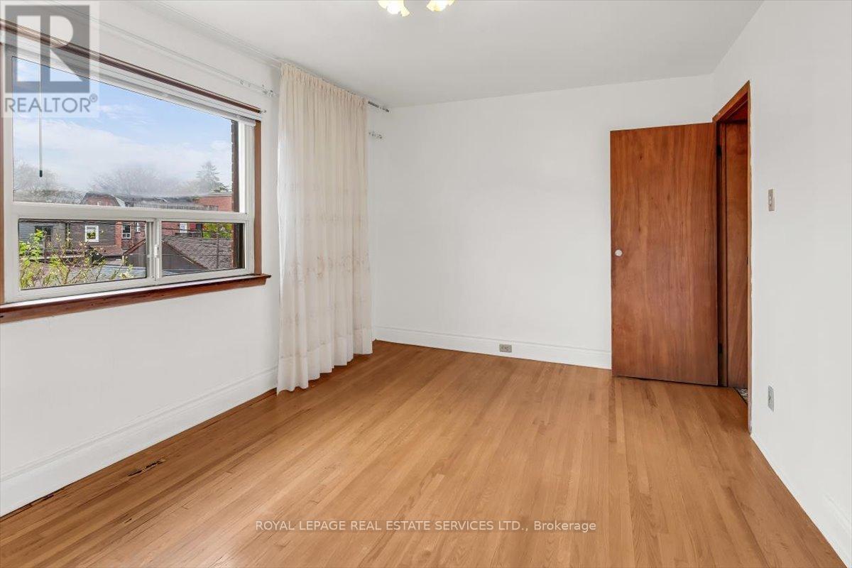 215 Clinton Street, Toronto, Ontario  M6G 2Y4 - Photo 17 - C13150742