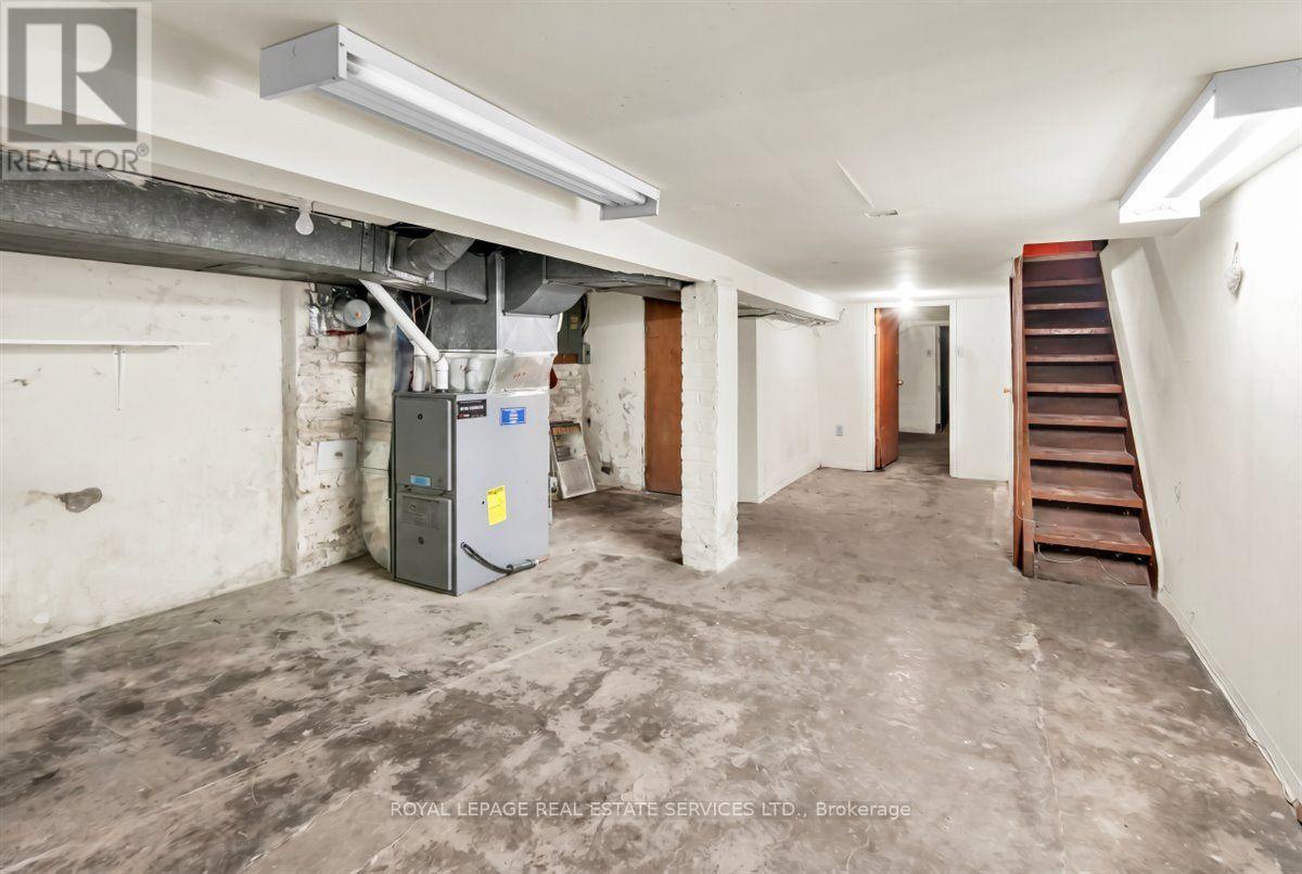 215 Clinton Street, Toronto, Ontario  M6G 2Y4 - Photo 18 - C13150742