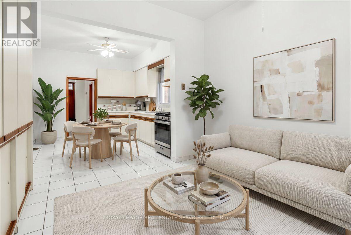 215 Clinton Street, Toronto, Ontario  M6G 2Y4 - Photo 9 - C13150742