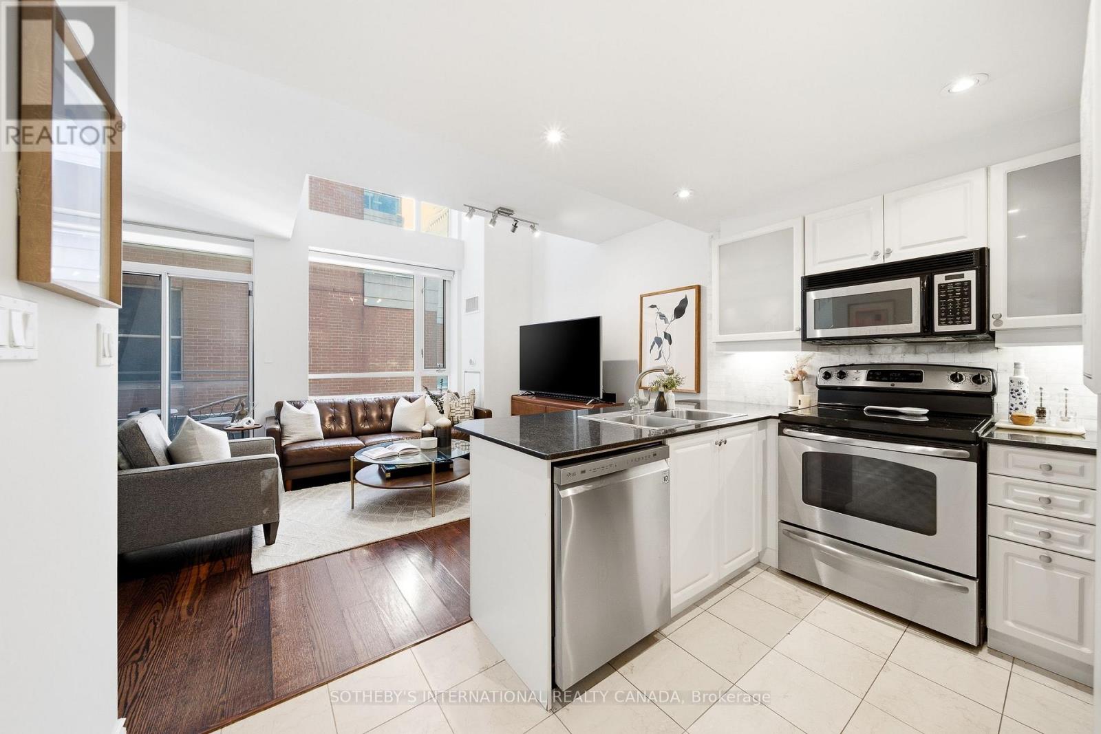 1507 - 80 Cumberland Street, Toronto, Ontario  M5R 3V1 - Photo 3 - C13150836