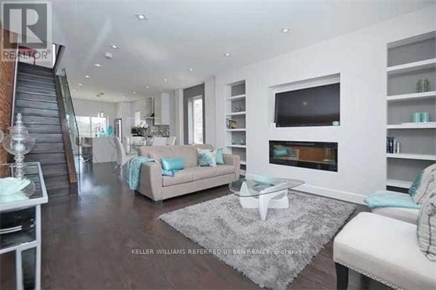 289 Barton Avenue, Toronto, Ontario  M6G 1R5 - Photo 5 - C13150868