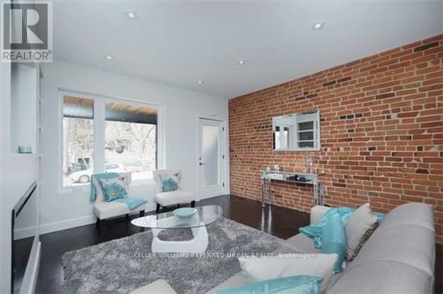 289 Barton Avenue, Toronto, Ontario  M6G 1R5 - Photo 6 - C13150868