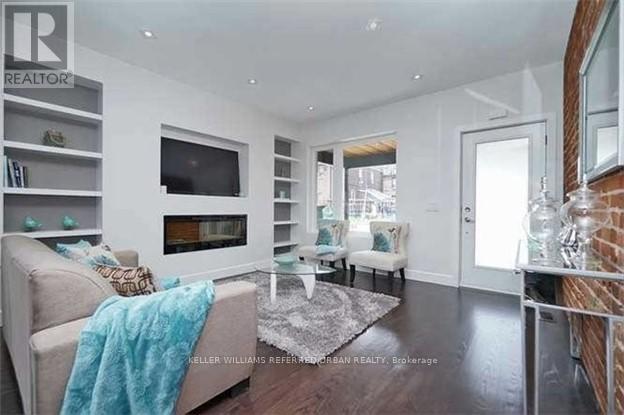 289 Barton Avenue, Toronto, Ontario  M6G 1R5 - Photo 7 - C13150868
