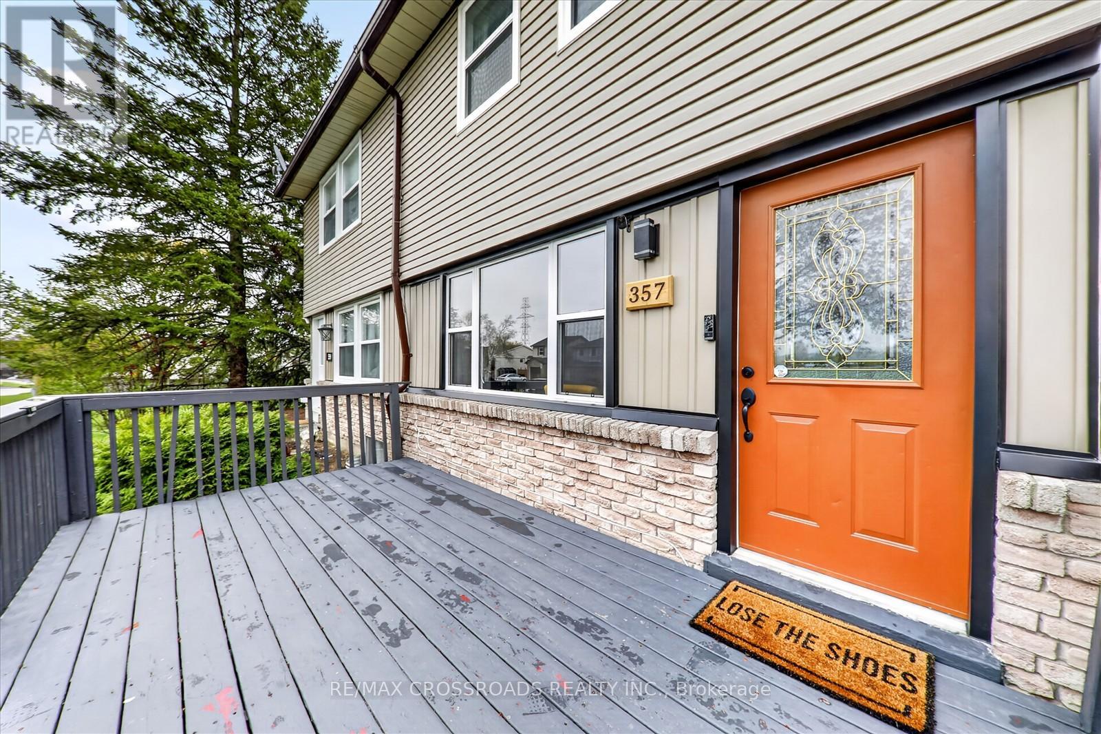 357 Pompano Court, Oshawa, Ontario  L1K 1M9 - Photo 4 - E13150568