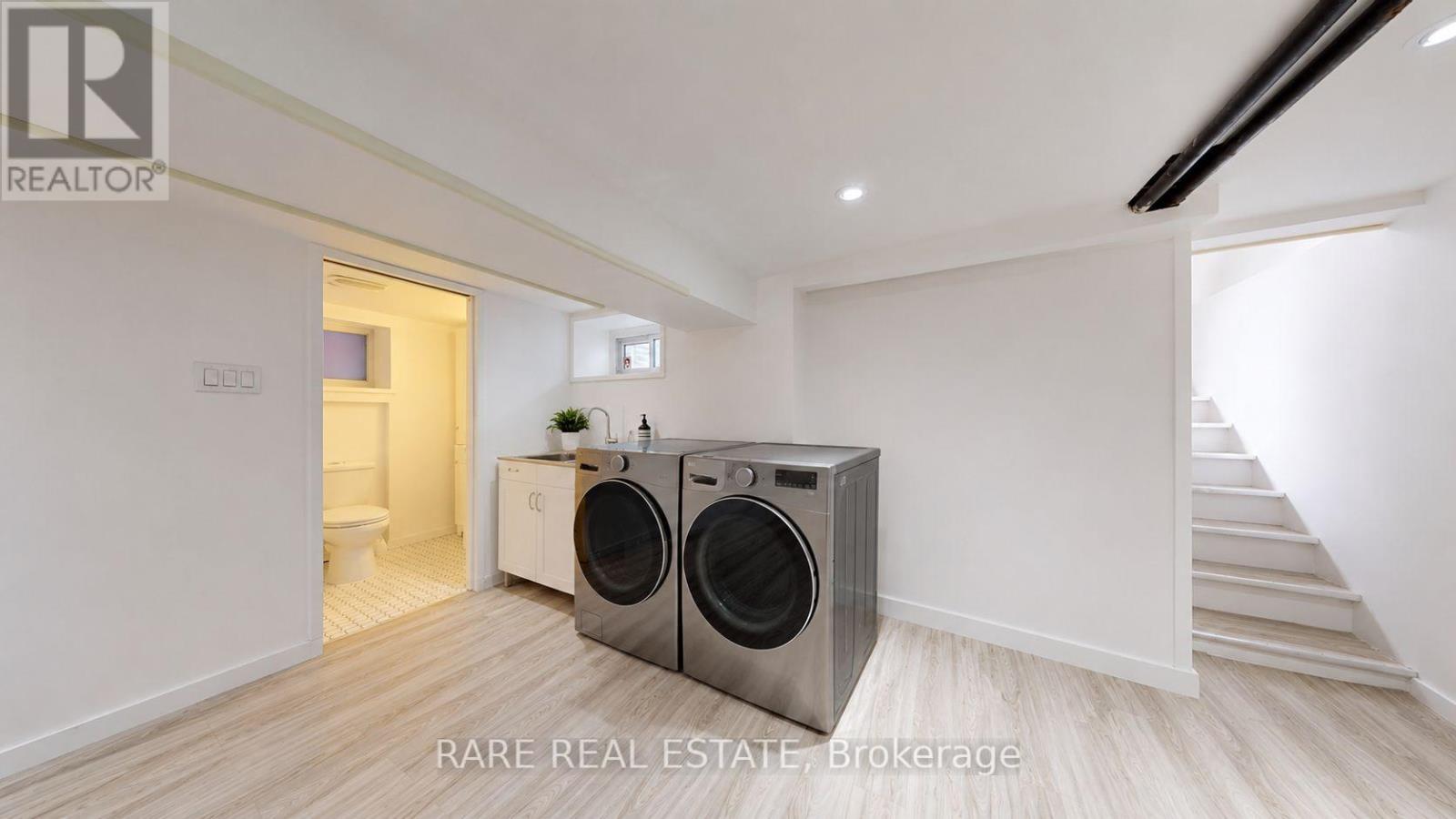 48 Redwood Avenue, Toronto, Ontario  M4L 2S6 - Photo 16 - E13150632