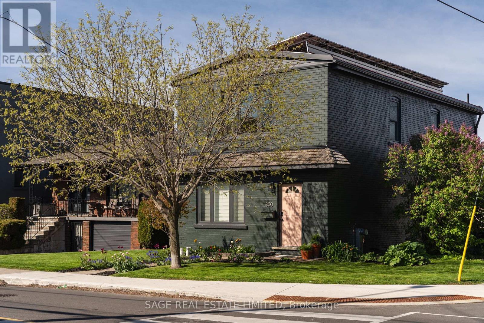 300 Westlake Avenue, Toronto, Ontario  M4C 4T6 - Photo 1 - E13150706