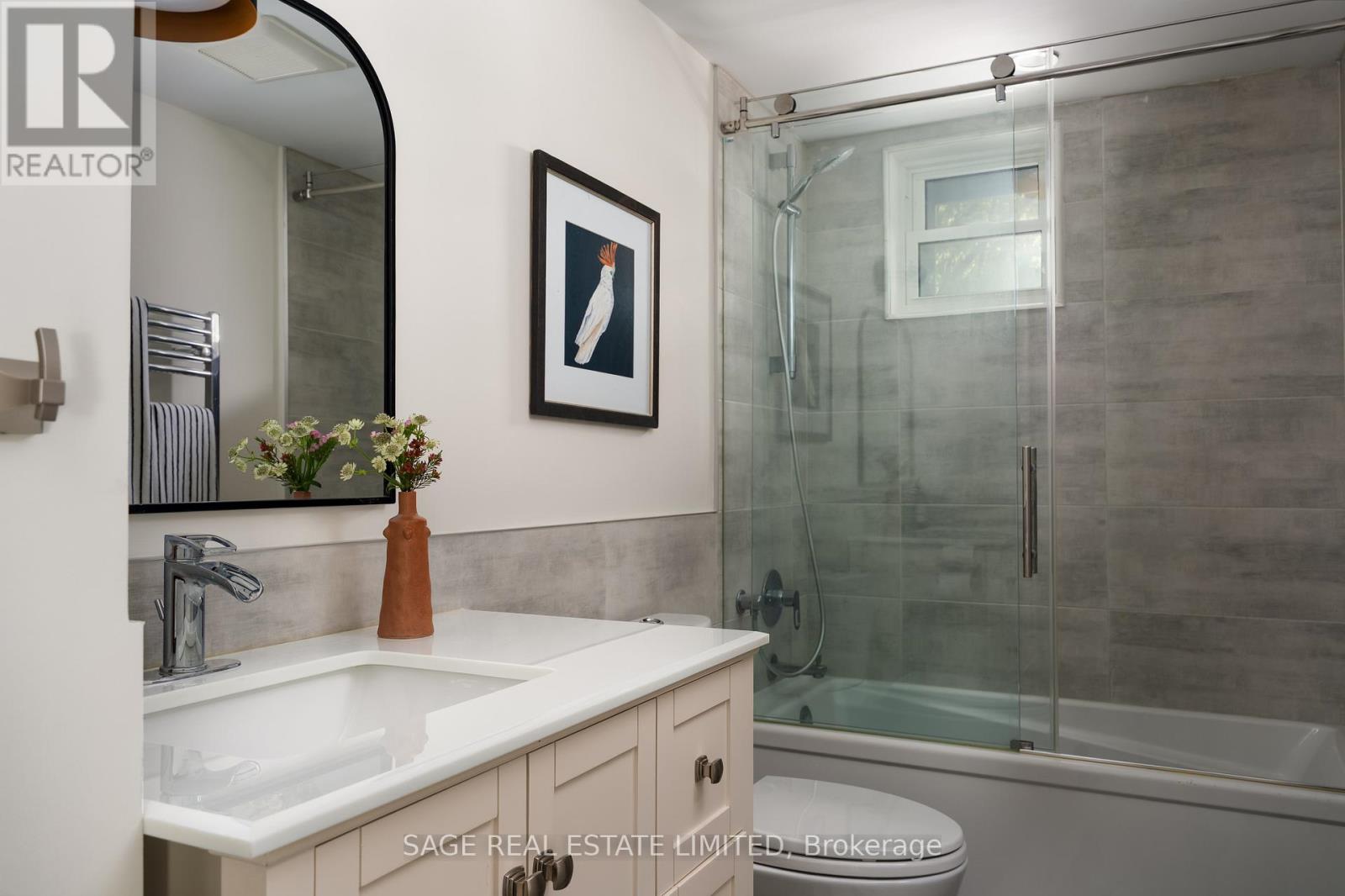 300 Westlake Avenue, Toronto, Ontario  M4C 4T6 - Photo 14 - E13150706