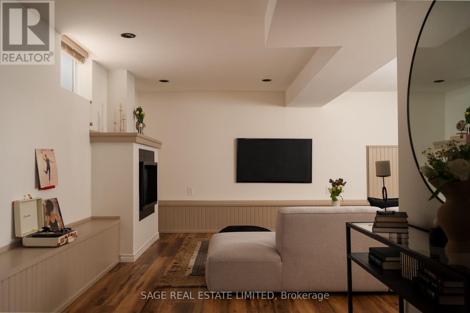 300 Westlake Avenue, Toronto, Ontario  M4C 4T6 - Photo 31 - E13150706