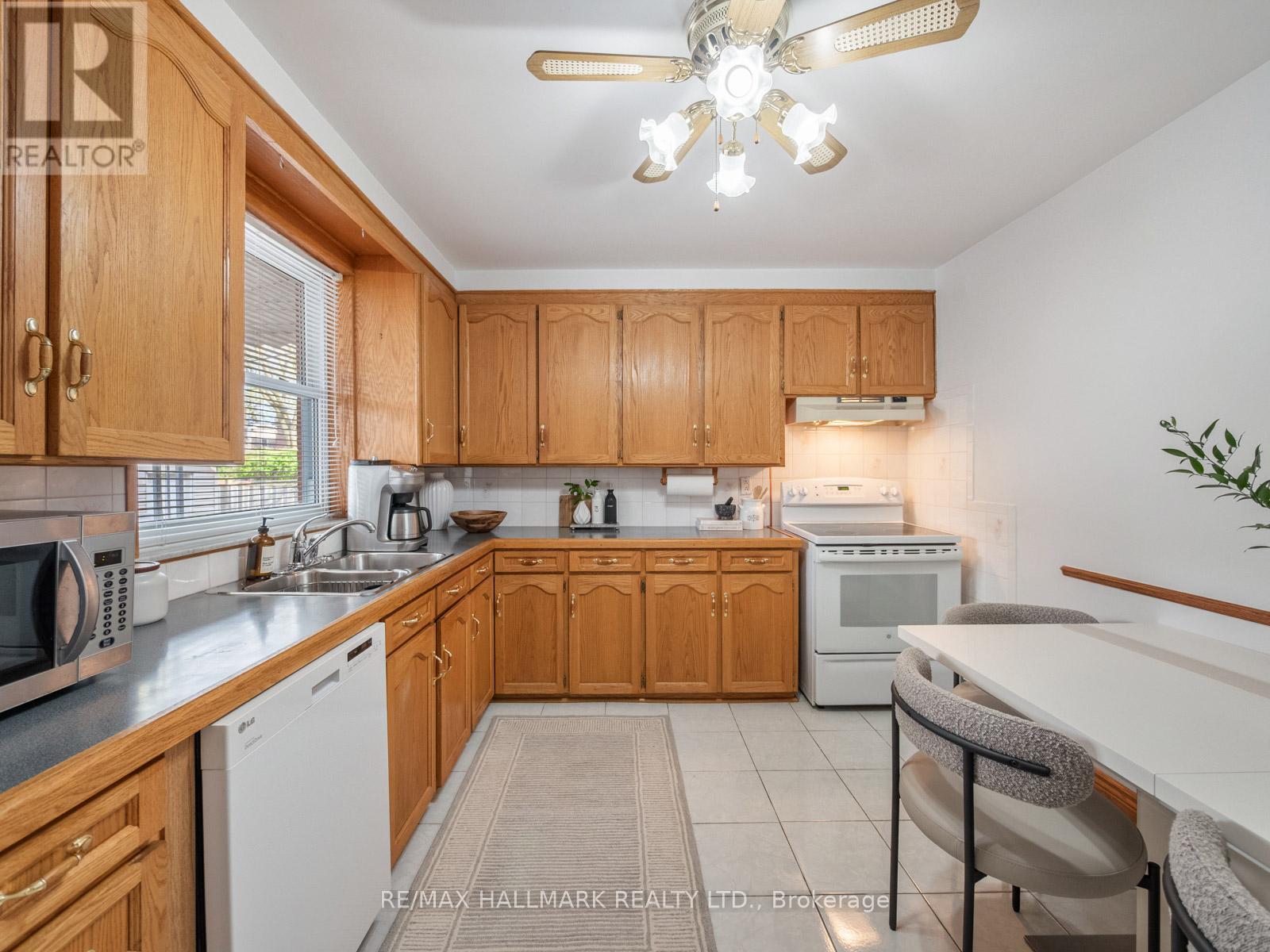 453 Jones Avenue, Toronto, Ontario  M4J 3G7 - Photo 15 - E13150722