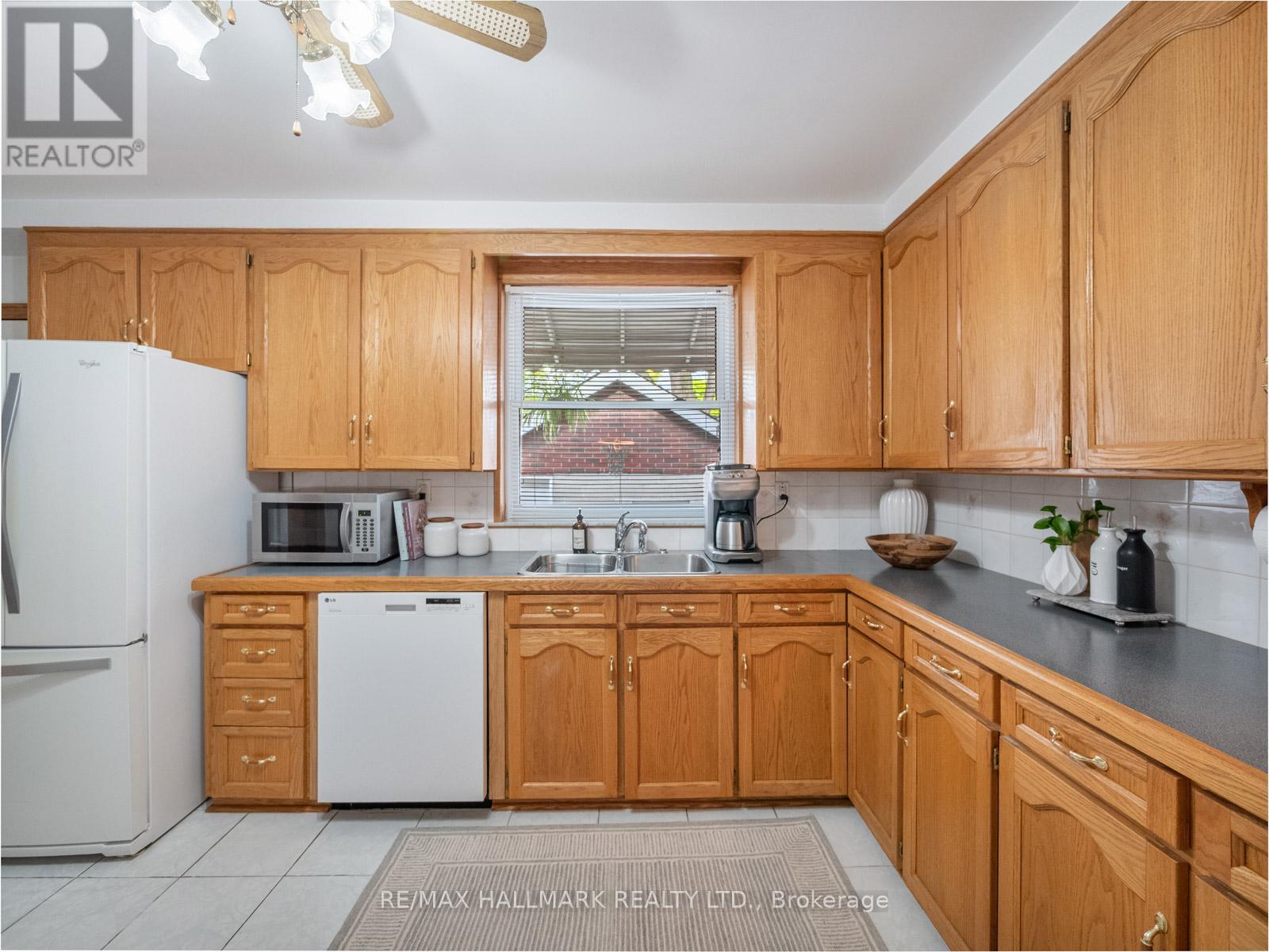 453 Jones Avenue, Toronto, Ontario  M4J 3G7 - Photo 16 - E13150722