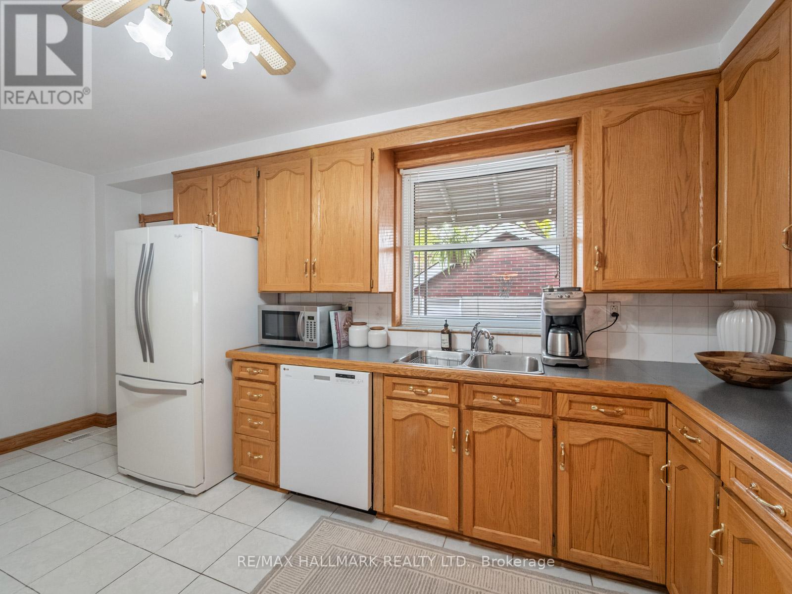 453 Jones Avenue, Toronto, Ontario  M4J 3G7 - Photo 17 - E13150722