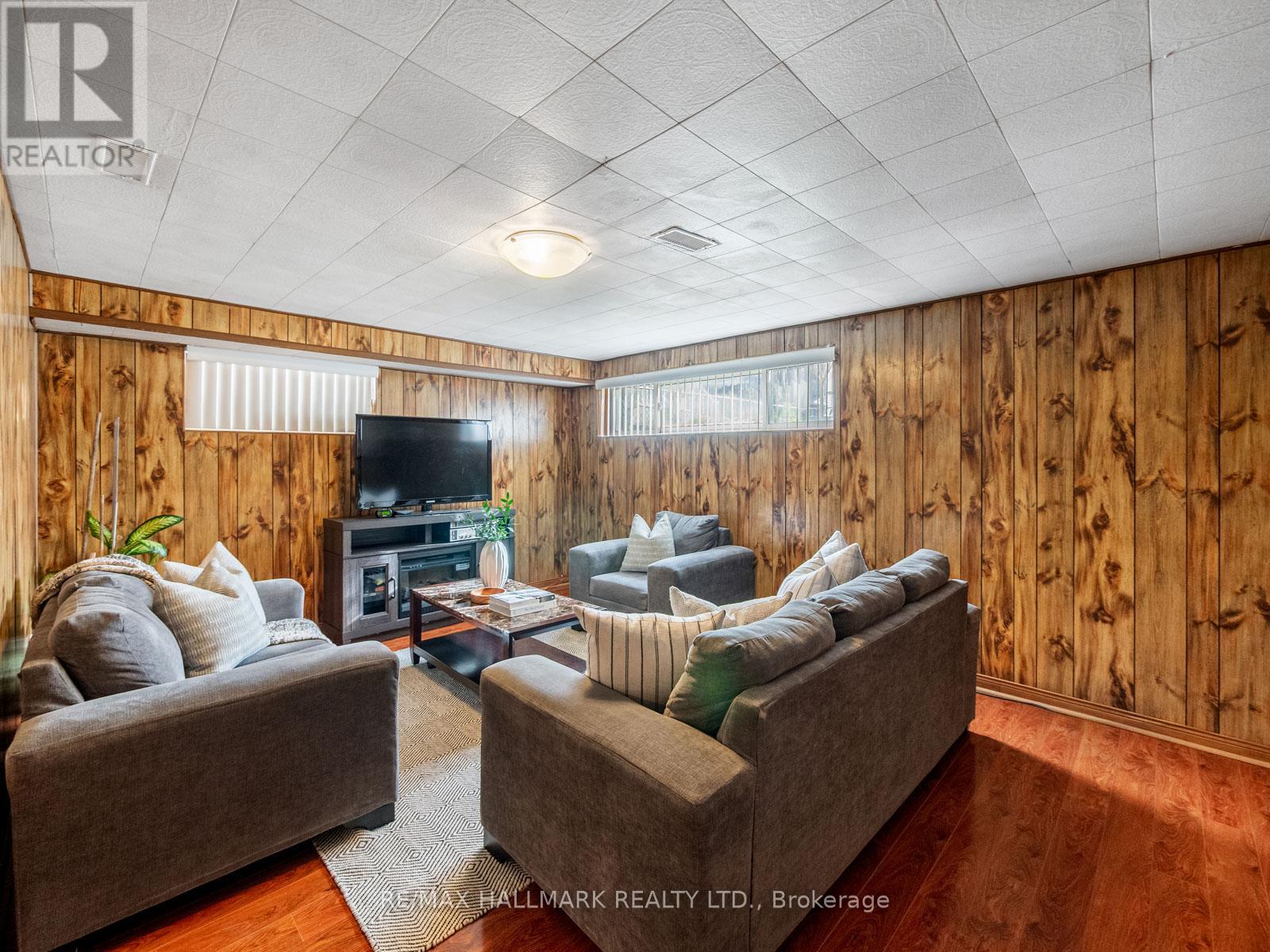 453 Jones Avenue, Toronto, Ontario  M4J 3G7 - Photo 34 - E13150722