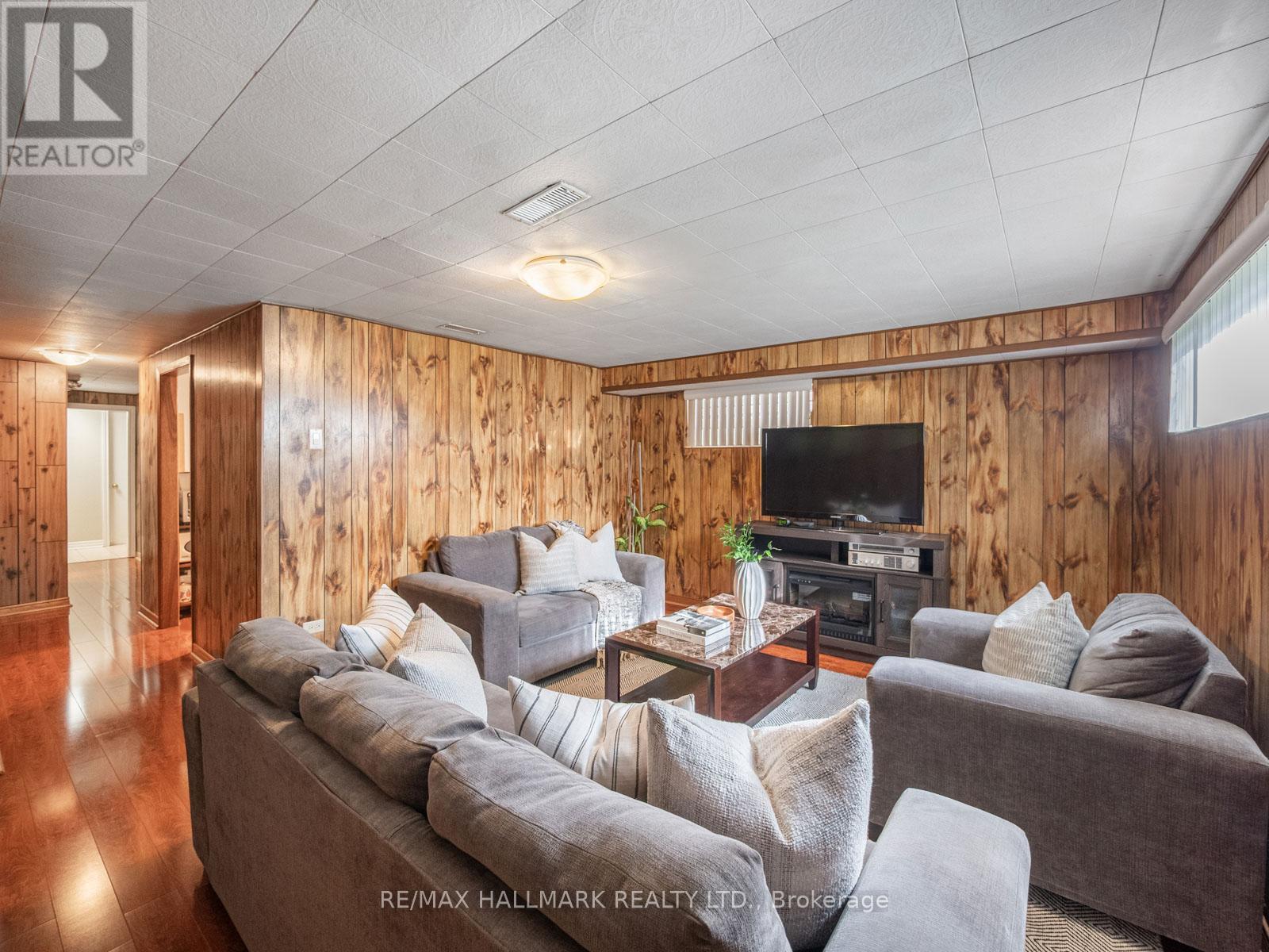 453 Jones Avenue, Toronto, Ontario  M4J 3G7 - Photo 35 - E13150722