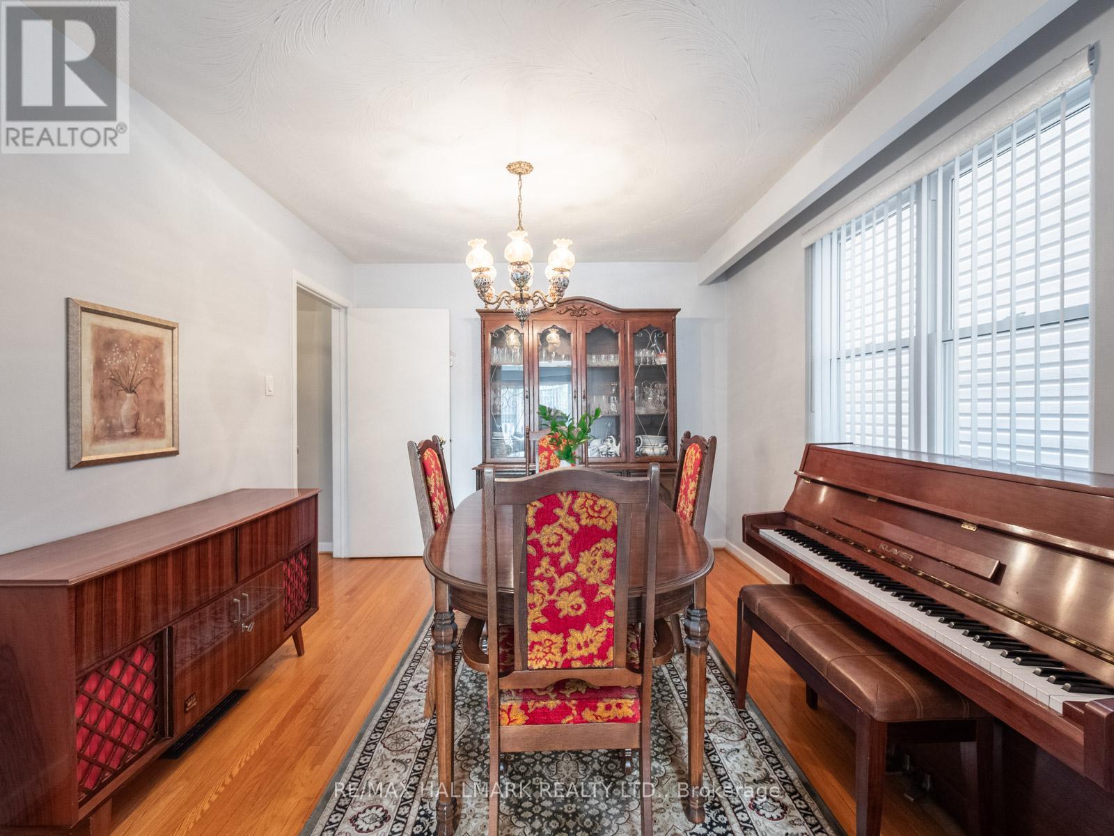 453 Jones Avenue, Toronto, Ontario  M4J 3G7 - Photo 8 - E13150722