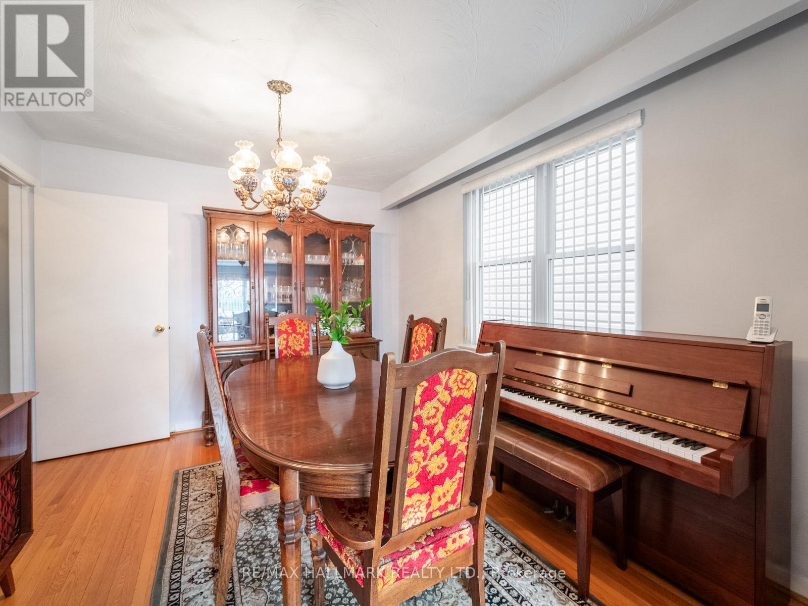 453 Jones Avenue, Toronto, Ontario  M4J 3G7 - Photo 9 - E13150722