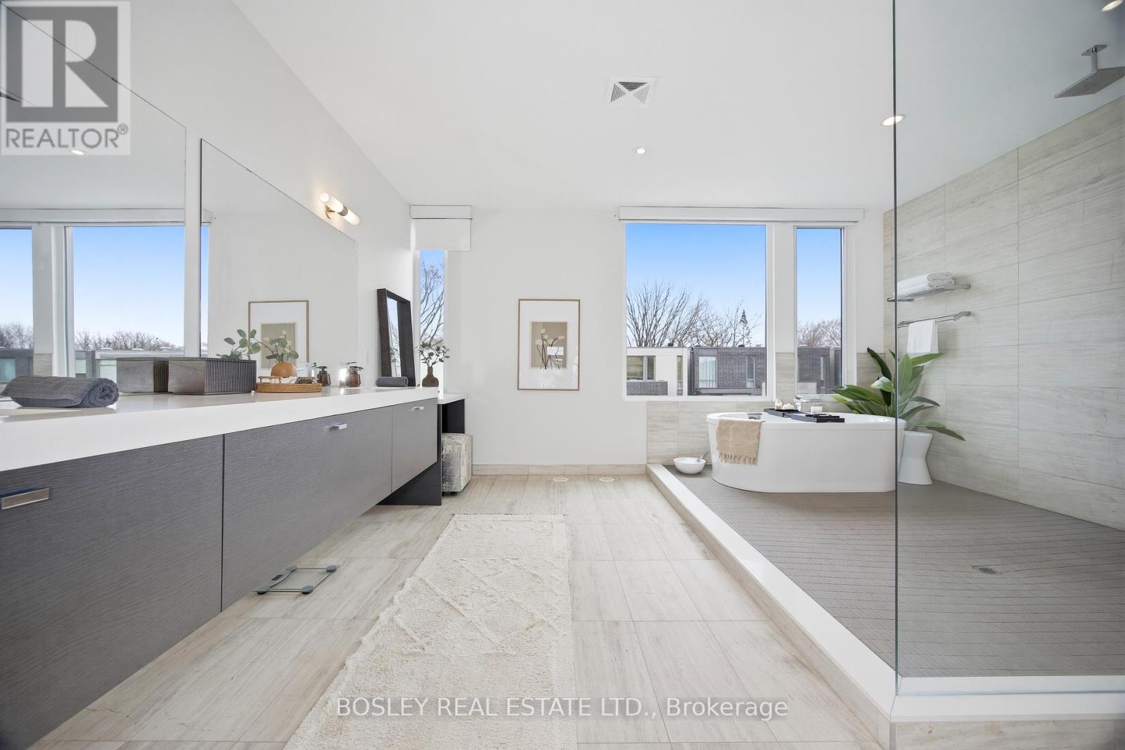 17 Vince Avenue, Toronto, Ontario  M4L 0A6 - Photo 12 - E13150782