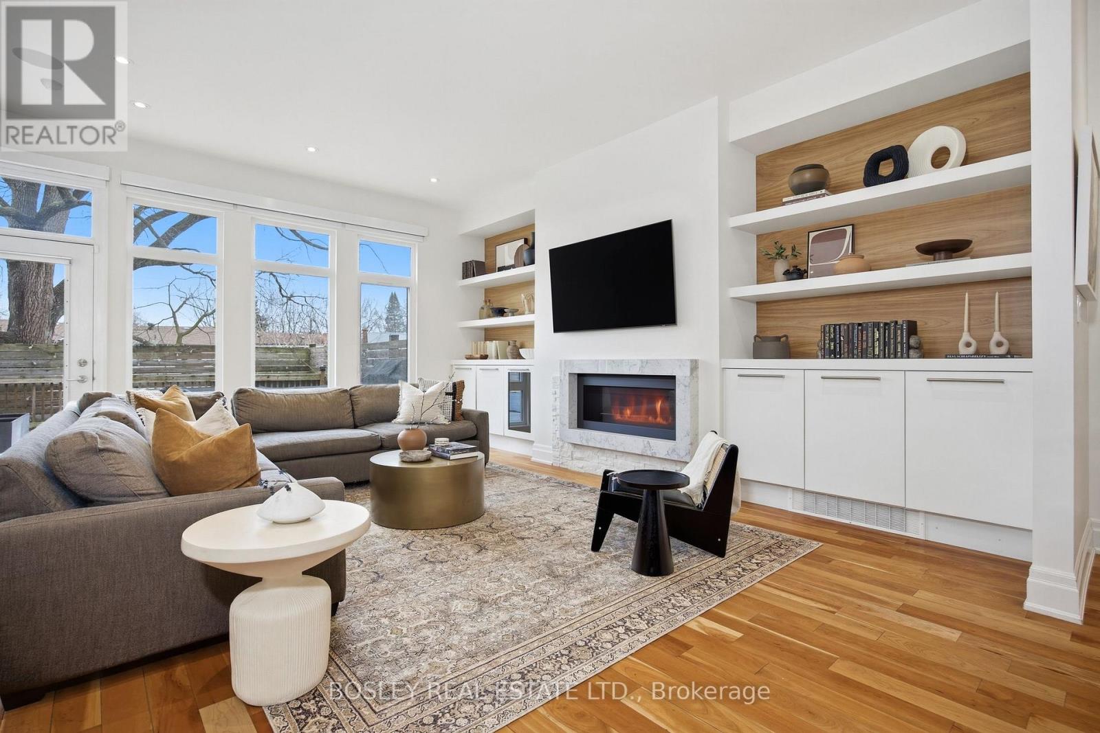 17 Vince Avenue, Toronto, Ontario  M4L 0A6 - Photo 3 - E13150782