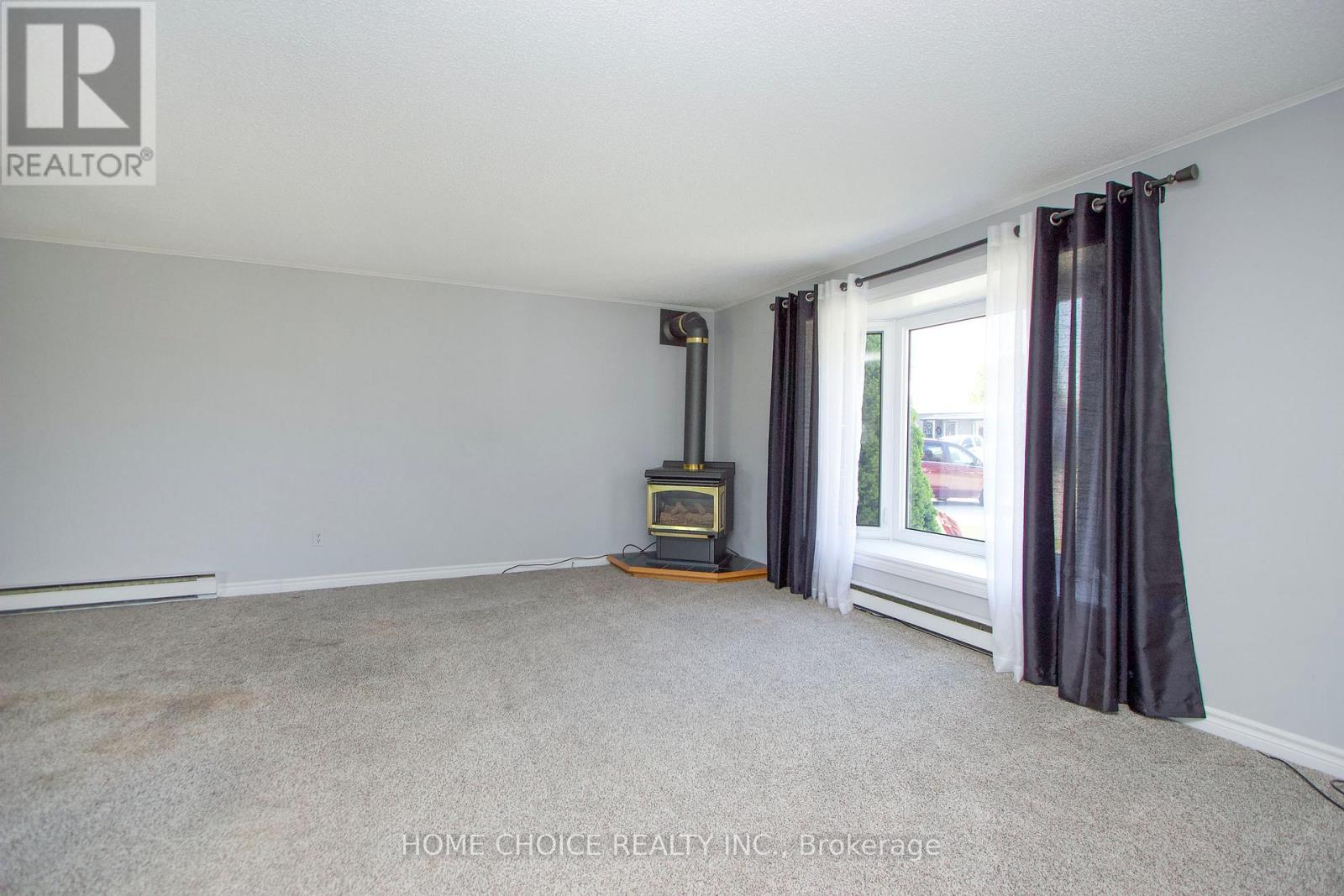 46 Fairway Drive, Clarington, Ontario  L1B 1B3 - Photo 6 - E13150842