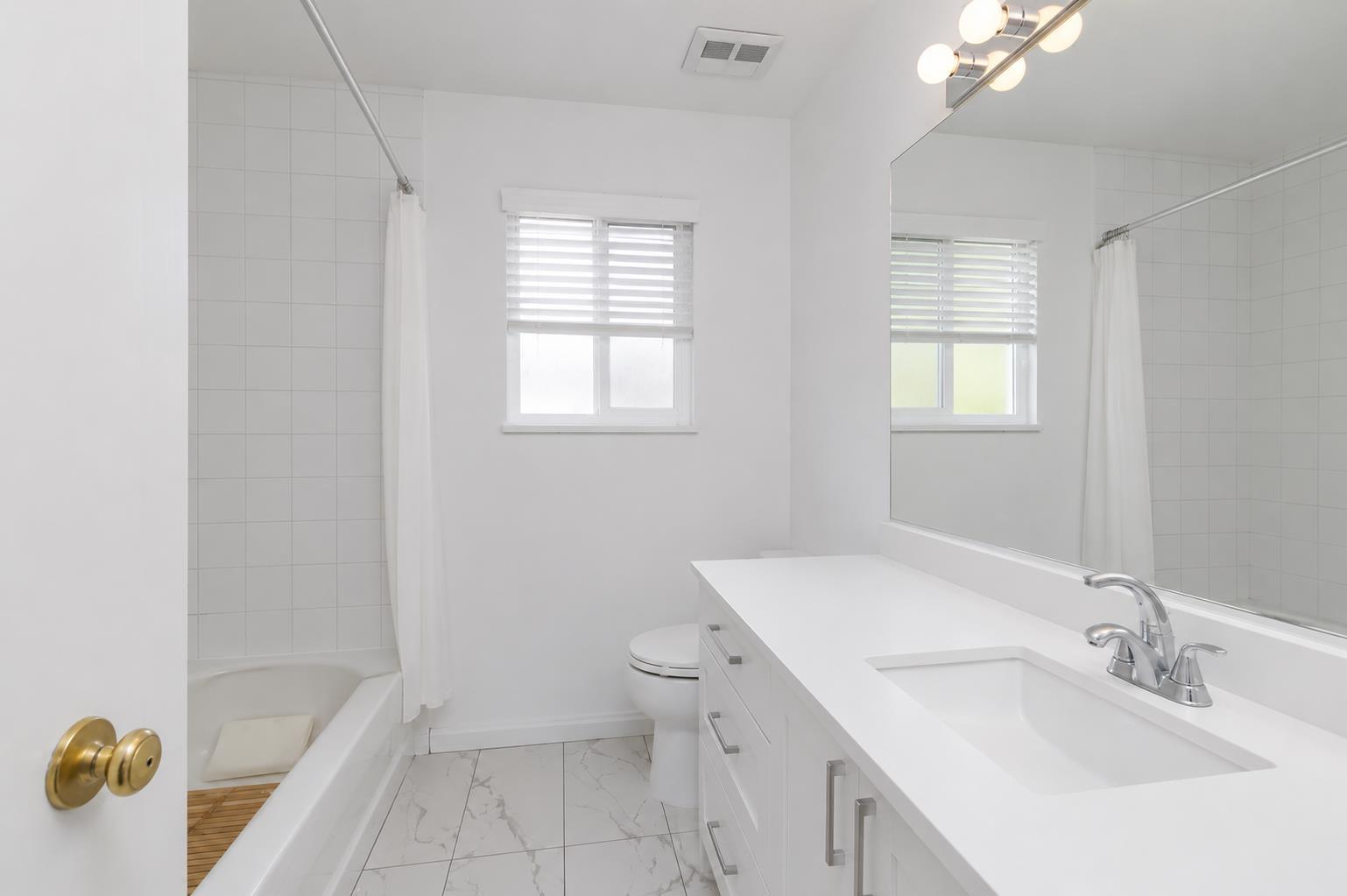 Upper House 82xx 167a Street, Surrey, British Columbia  V4N 3H5 - Photo 7 - R3125708