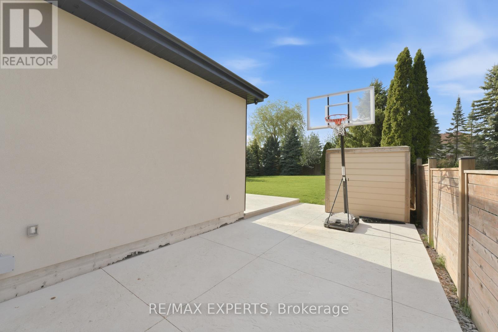 56 Mapledown Way, Vaughan, Ontario  L6A 4A8 - Photo 46 - N13150620