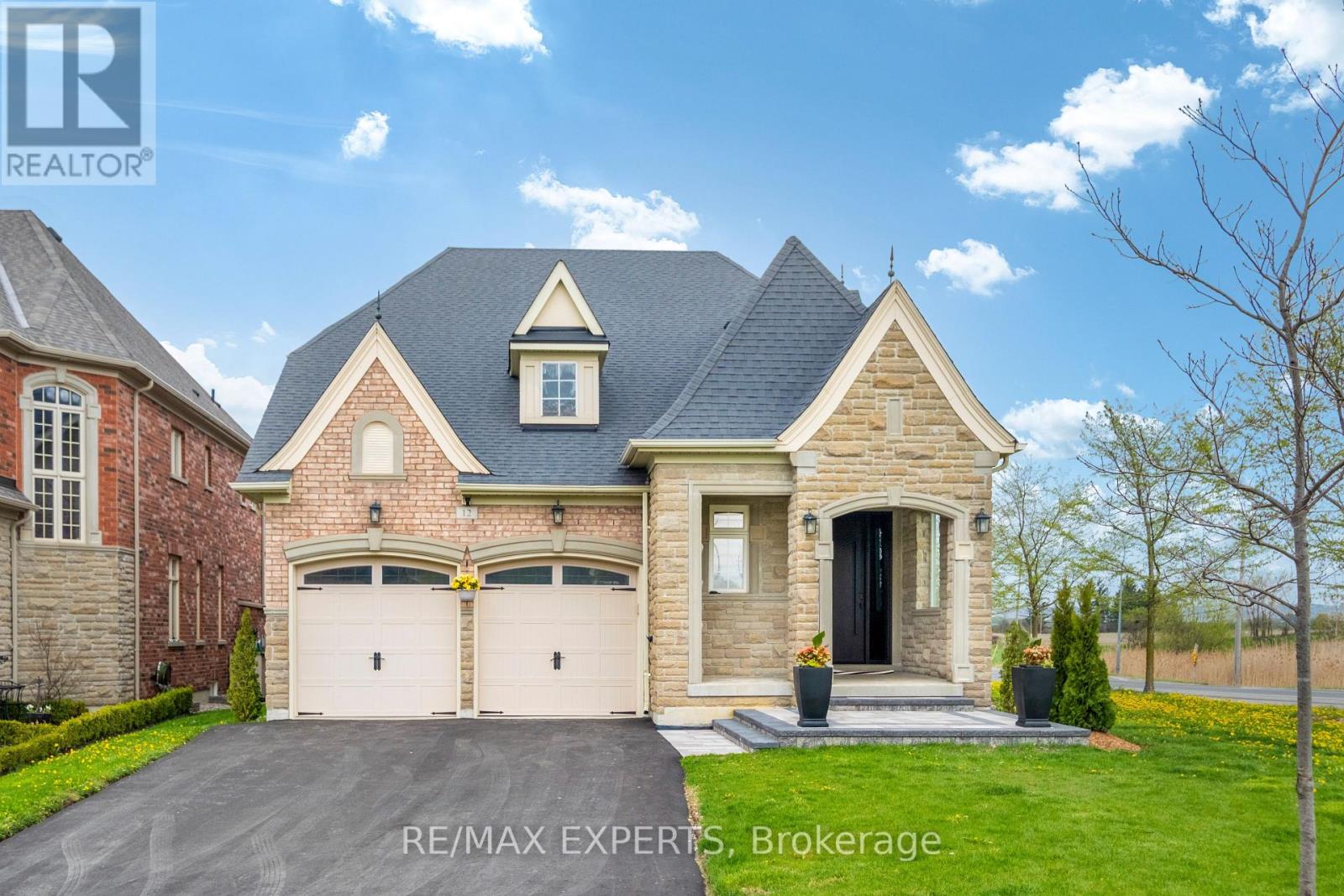 12 VALLEY POINT CRESCENT, King, Ontario