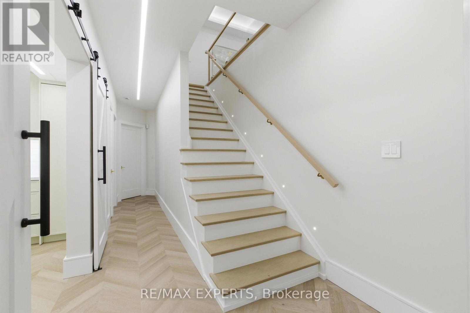 12 Valley Point Crescent, King, Ontario  L7B 0B7 - Photo 32 - N13150676