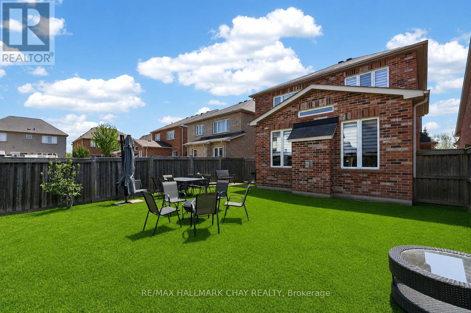 18 Corwin Drive, Bradford West Gwillimbury (Bradford), Ontario  L3Z 0E7 - Photo 2 - N13150750