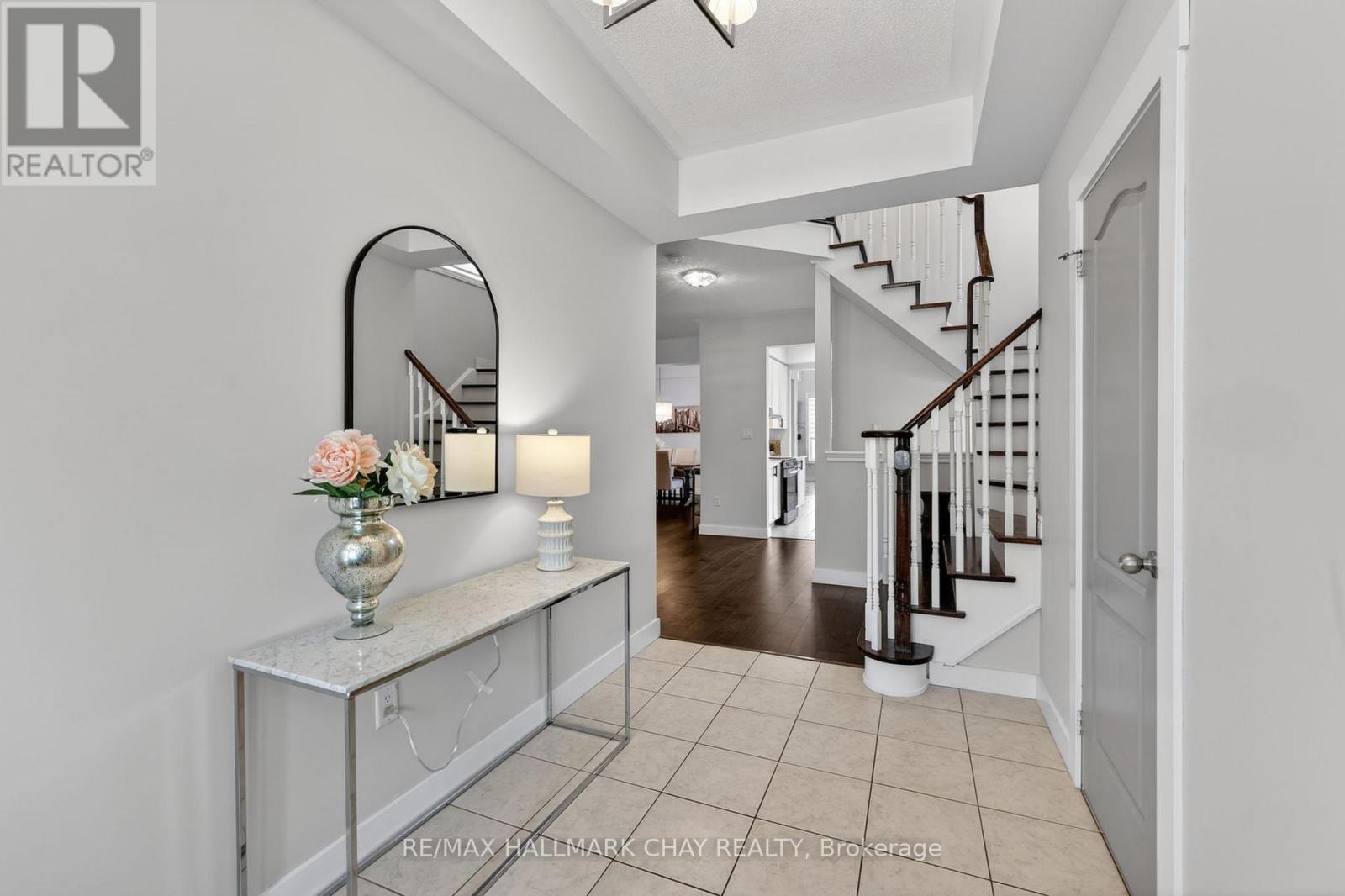 18 Corwin Drive, Bradford West Gwillimbury (Bradford), Ontario  L3Z 0E7 - Photo 6 - N13150750