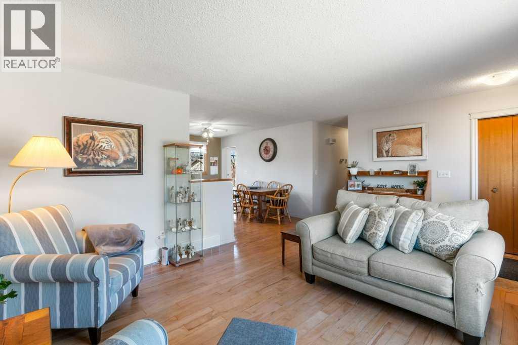 1417 Mccrimmon Drive, Carstairs, Alberta  T0M 0N0 - Photo 10 - A2290241