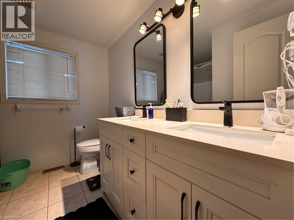 564 Beechwood Drive, Waterloo, Ontario  N2T 2S8 - Photo 13 - 40830673