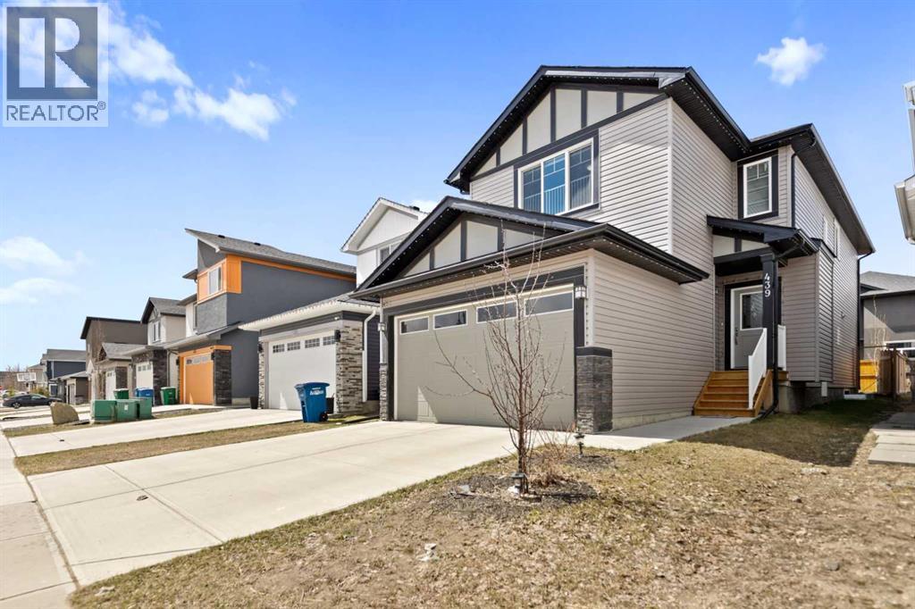 439 Bayview Way SW, Airdrie, Alberta  T4B 0R7 - Photo 2 - A2304801
