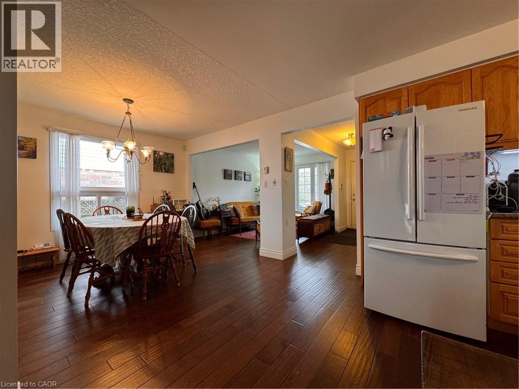 564 Beechwood Drive, Waterloo, Ontario  N2T 2S8 - Photo 6 - 40830673