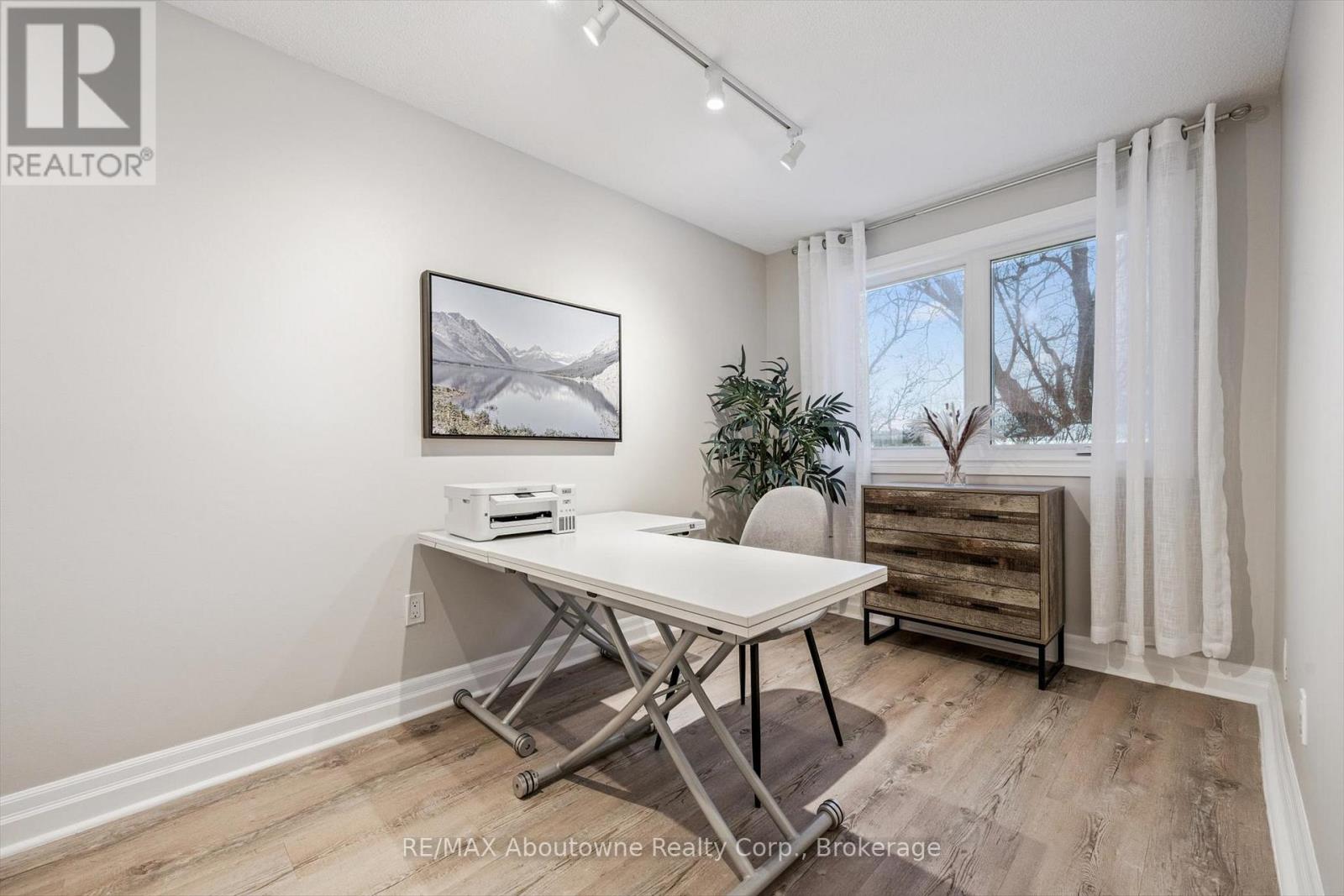 637 Lomond Crescent, Burlington, Ontario  L7L 2N8 - Photo 16 - W13150888