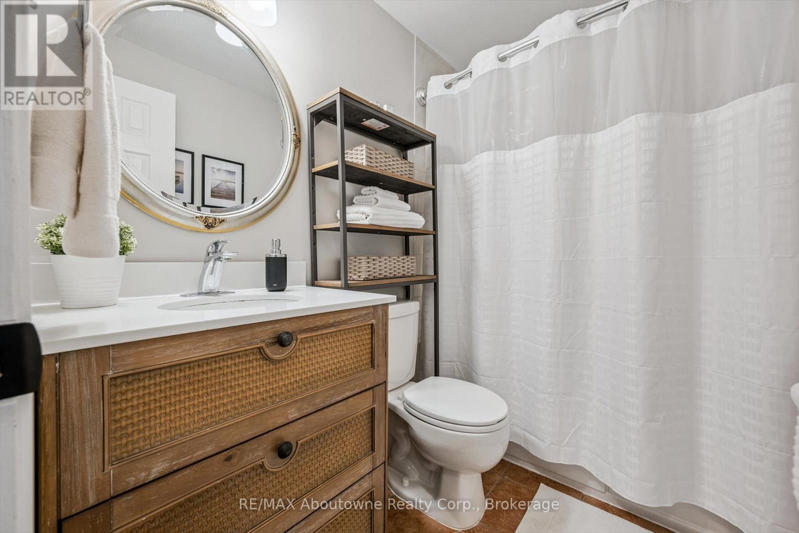 637 Lomond Crescent, Burlington, Ontario  L7L 2N8 - Photo 18 - W13150888