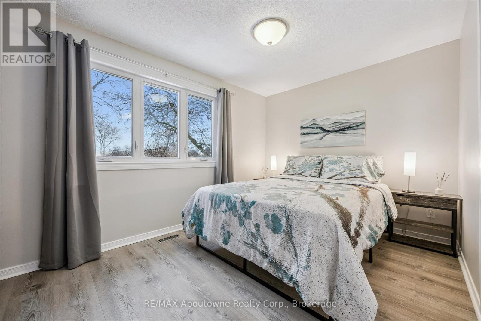 637 Lomond Crescent, Burlington, Ontario  L7L 2N8 - Photo 13 - W13150888