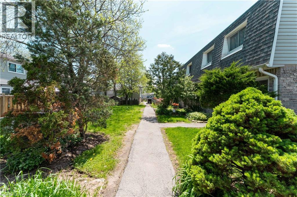 2050 Upper Middle Road Unit# 114, Burlington, Ontario  L7P 2Z9 - Photo 2 - 40831843
